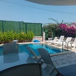 Begonville Ladies Villa *