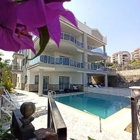 Villa Begonville Ladies Kuşadası