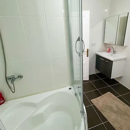 Villa Begonville Ladies